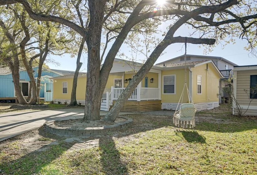 Walk To Ocean: Surfside Beach Home W/ Pool Access