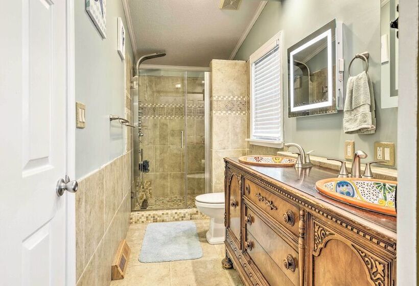 Surfside Beach Home W/ Resort Perks: Walk To Beach