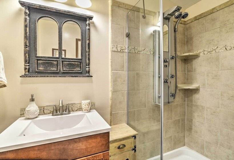 Surfside Beach Home W/ Resort Perks: Walk To Beach