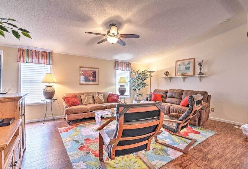 Surfside Beach Home W/ Resort Perks: Walk To Beach