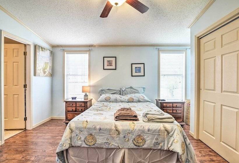 Surfside Beach Home W/ Resort Perks: Walk To Beach