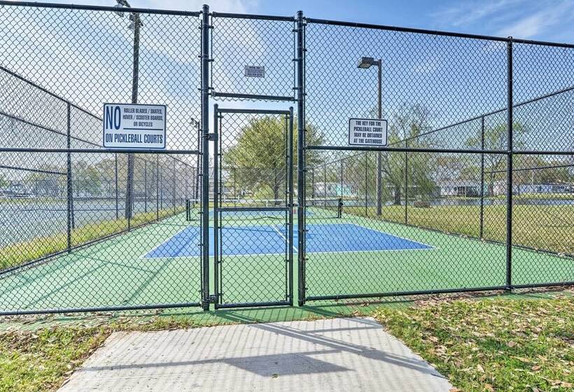 Surfside Beach Home W/ Resort Perks: Walk To Beach