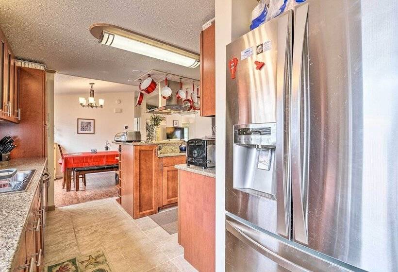 Surfside Beach Home W/ Resort Perks: Walk To Beach