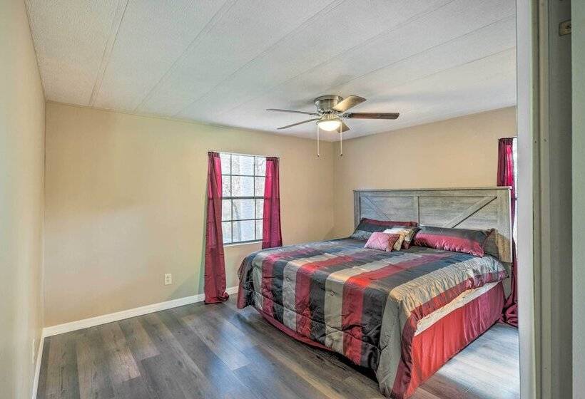 Suwannee Riverfront Home: Grill, Near Springs