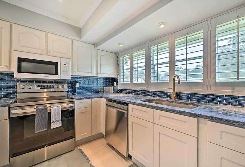 Tampa Home W/ Pool < 4 Mi To Busch Gardens!