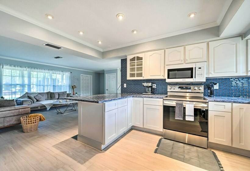 Tampa Home W/ Pool < 4 Mi To Busch Gardens!