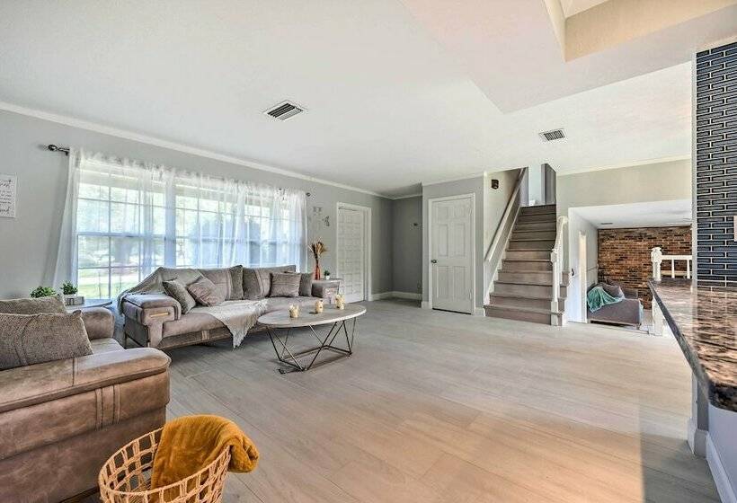 Tampa Home W/ Pool < 4 Mi To Busch Gardens!