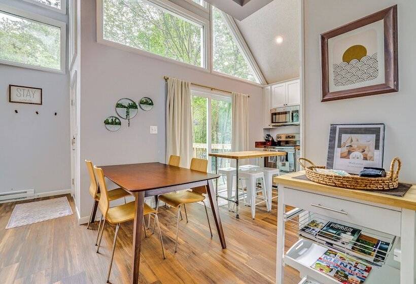 Tobyhanna Home W/ Fire Pit ~ 15 Mi To Ski Resort!