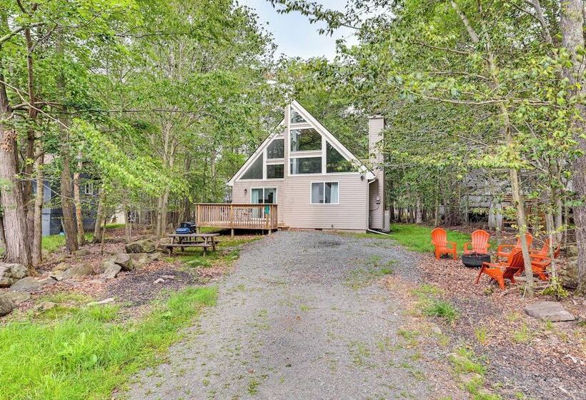 Tobyhanna Home W/ Fire Pit ~ 15 Mi To Ski Resort!
