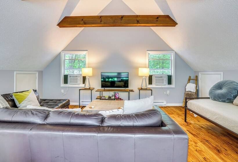 Tobyhanna Home W/ Fire Pit ~ 15 Mi To Ski Resort!