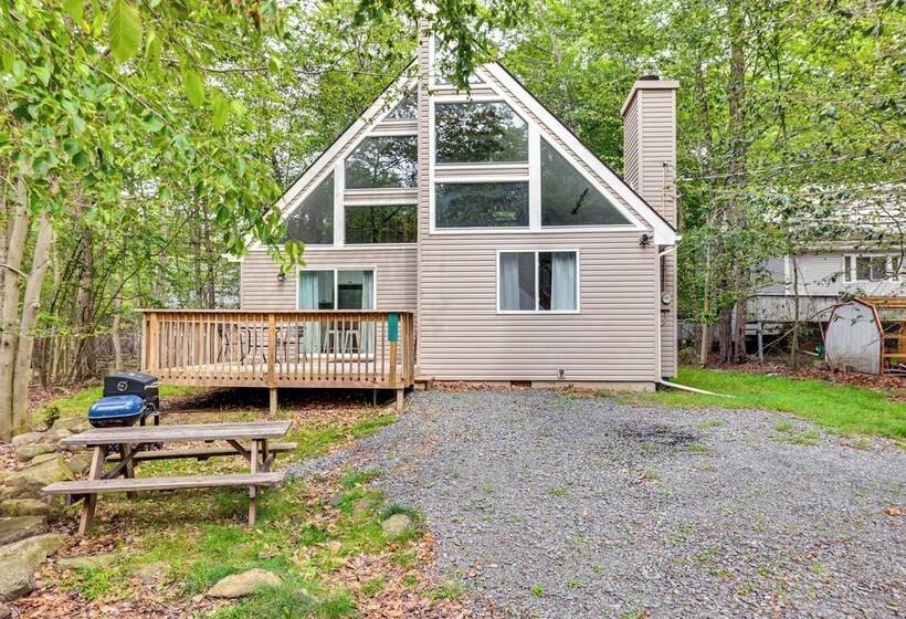 Tobyhanna Home W/ Fire Pit ~ 15 Mi To Ski Resort!