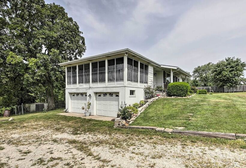 Traditional Country Home In De Soto W/ Yard!