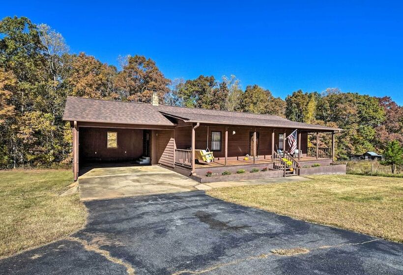Tranquil Country Retreat Close To Greenville!