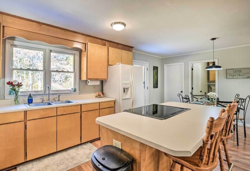 Tranquil Country Retreat Close To Greenville!