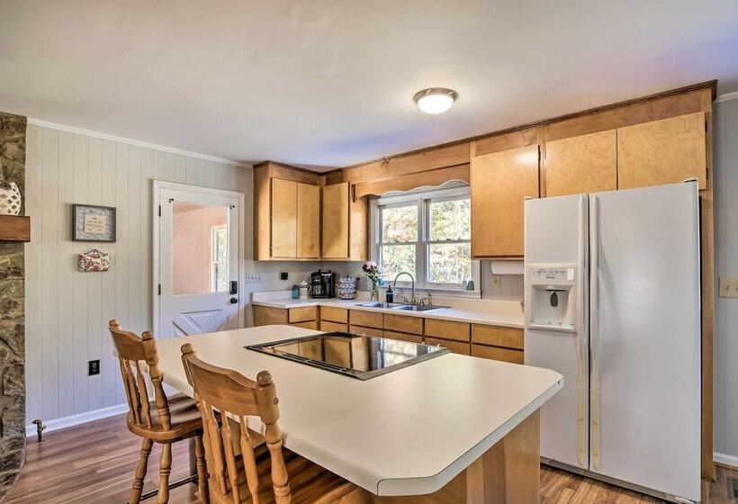 Tranquil Country Retreat Close To Greenville!