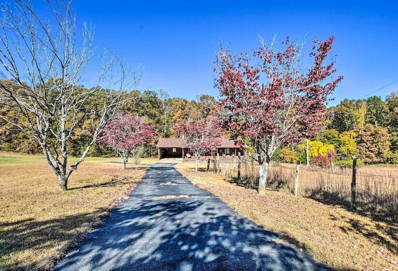Tranquil Country Retreat Close To Greenville!