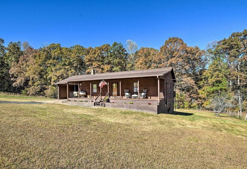 Tranquil Country Retreat Close To Greenville!