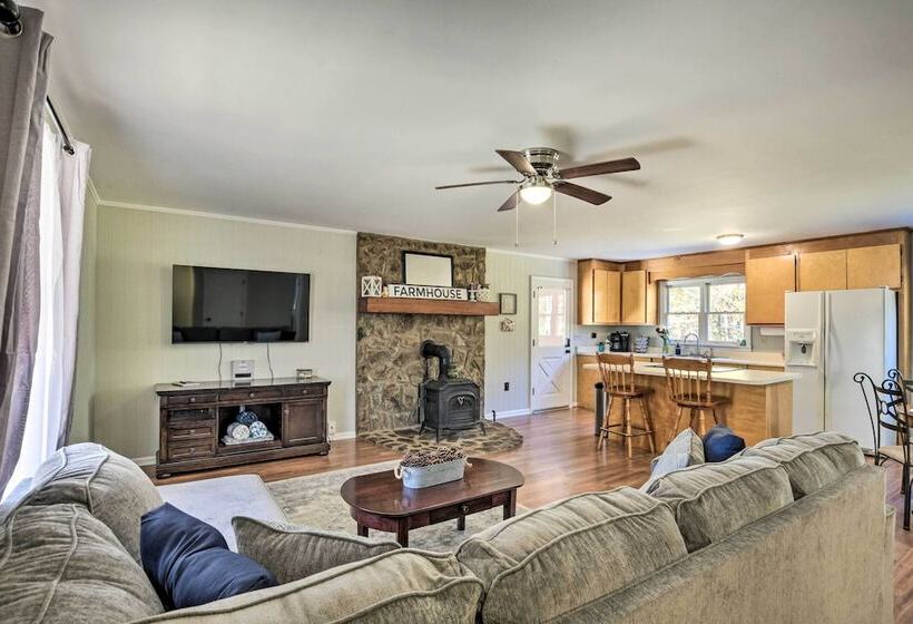 Tranquil Country Retreat Close To Greenville!