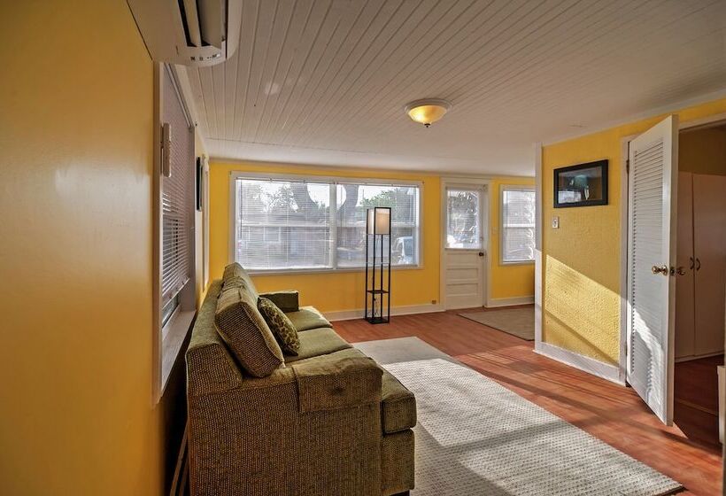 Treasure Island Cottage, Near Boardwalk & Beach!