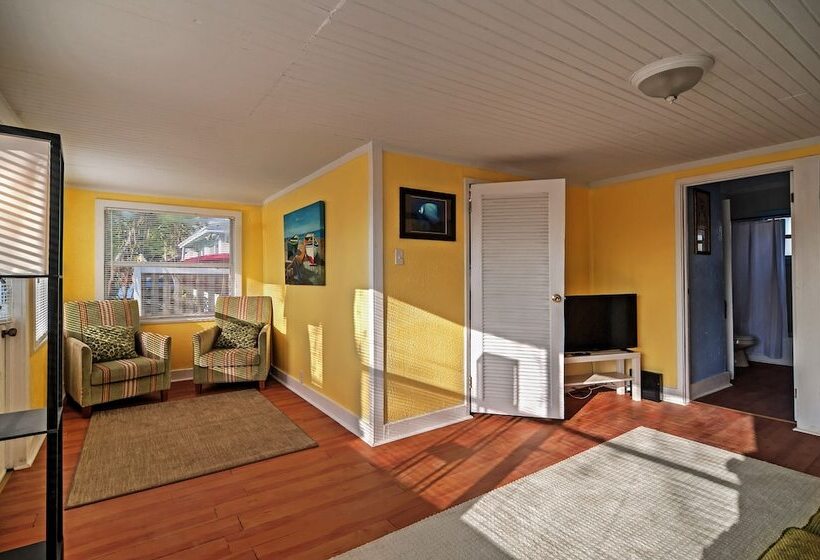 Treasure Island Cottage, Near Boardwalk & Beach!