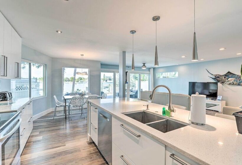 Treasure Island Gem W/ Dock: Walk To Beach