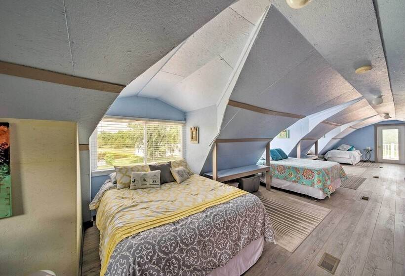 Updated Berger Cottage W/ Pool, On A Private Farm!