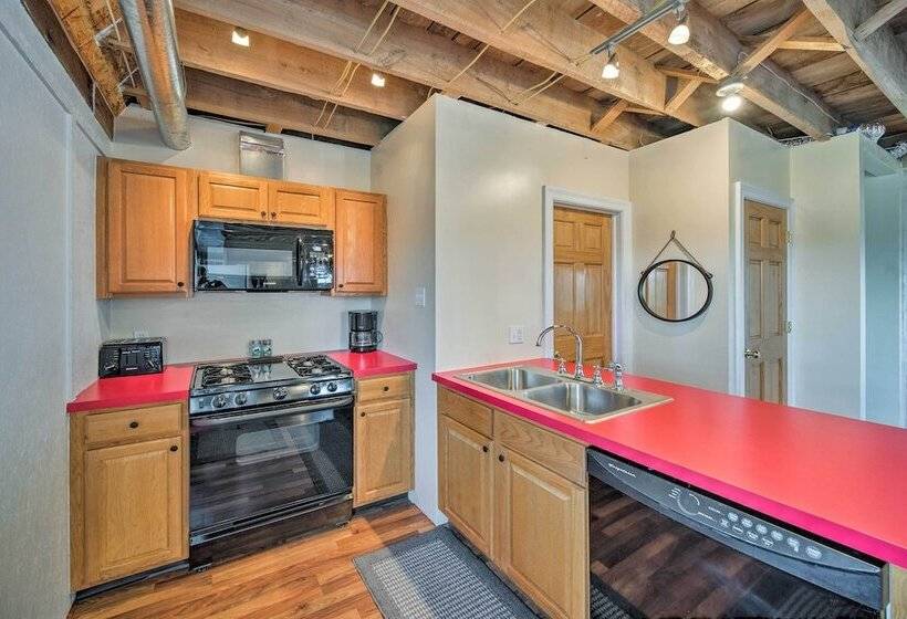 Updated Berger Cottage W/ Pool, On A Private Farm!