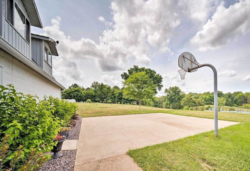 Updated Berger Cottage W/ Pool, On A Private Farm!