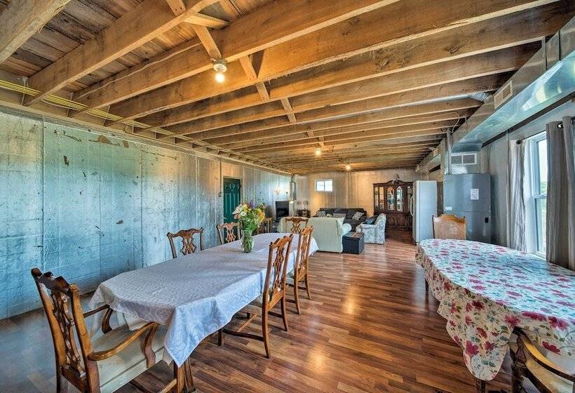 Updated Berger Cottage W/ Pool, On A Private Farm!