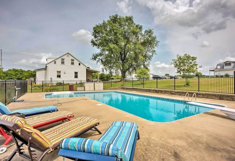 Updated Berger Cottage W/ Pool, On A Private Farm!