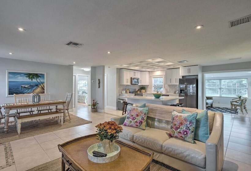 Dog Friendly Jensen Beach Home < 3 Mi To Ocean!