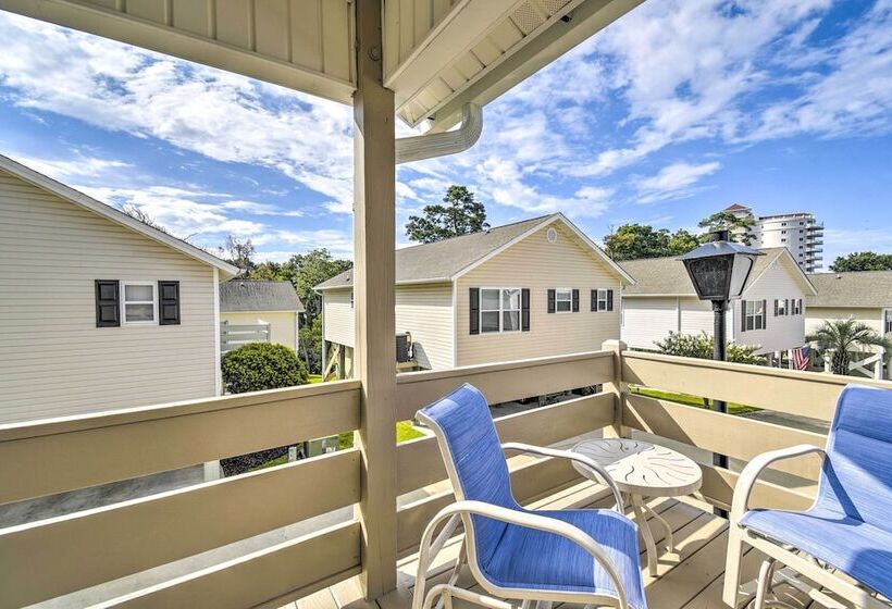 Updated Myrtle Beach Cottage W/ Shared Pool!