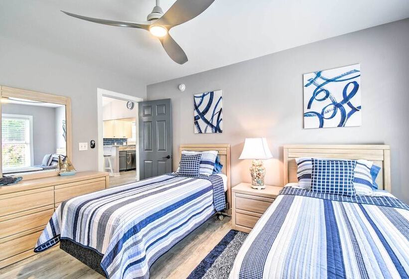 Updated Myrtle Beach Cottage W/ Shared Pool!