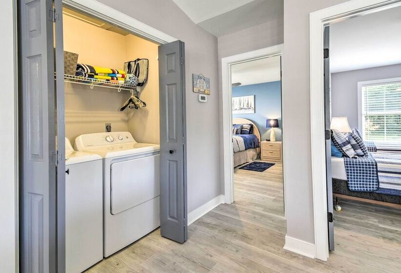 Updated Myrtle Beach Cottage W/ Shared Pool!