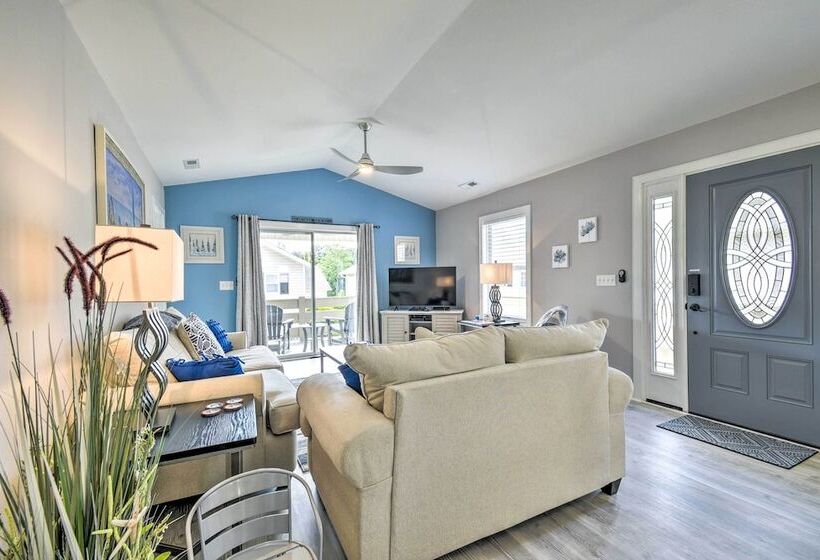 Updated Myrtle Beach Cottage W/ Shared Pool!