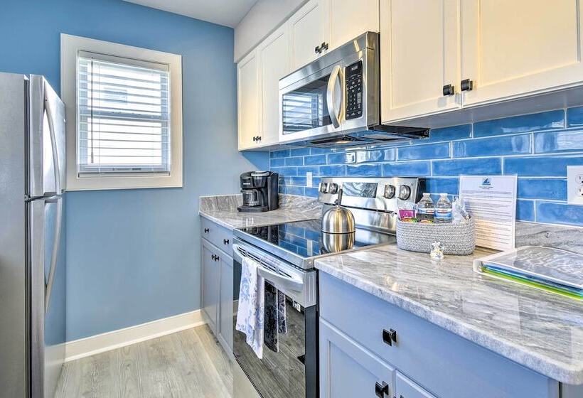 Updated Myrtle Beach Cottage W/ Shared Pool!