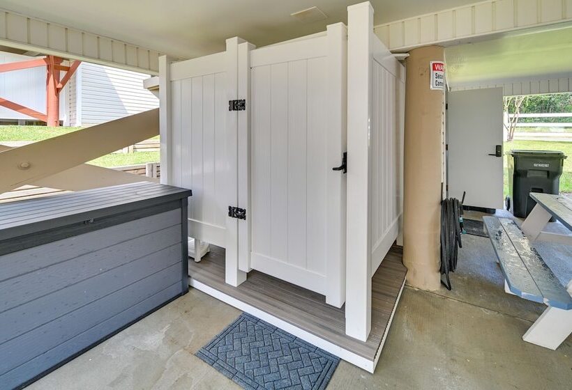 Updated Myrtle Beach Cottage W/ Shared Pool!