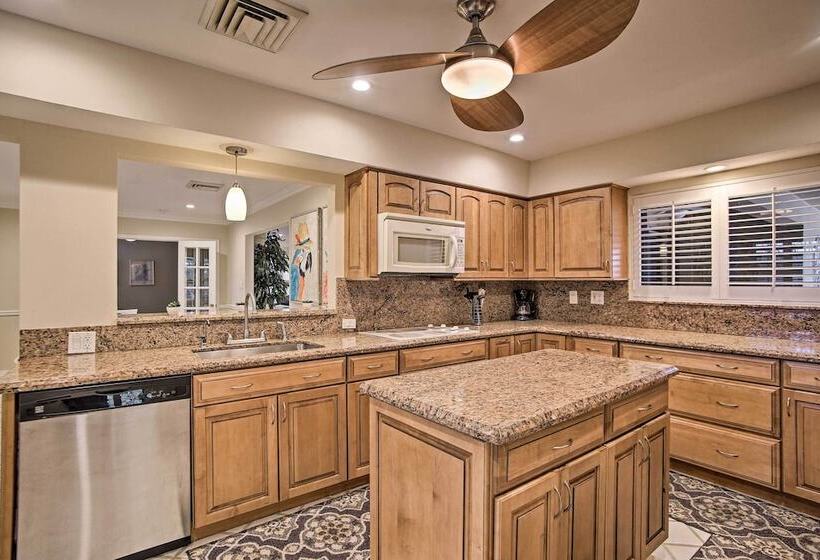 2 Mi To Beach: Updated & Private Oakland Park Gem!