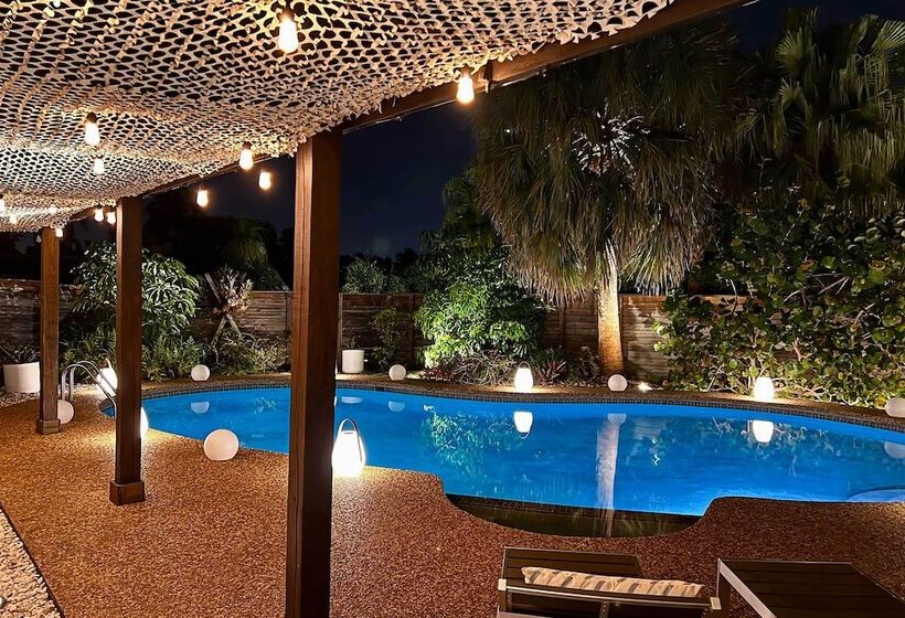 2 Mi To Beach: Updated & Private Oakland Park Gem!