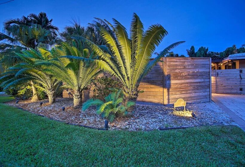 2 Mi To Beach: Updated & Private Oakland Park Gem!