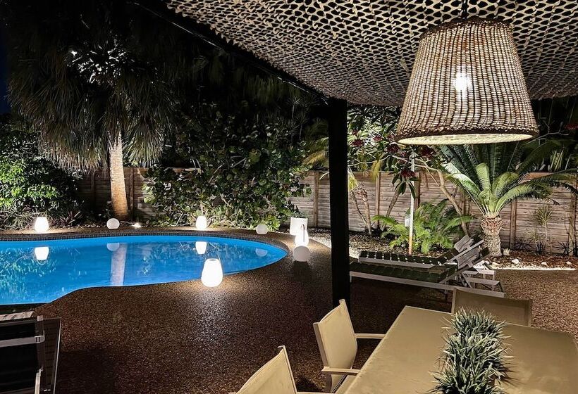 2 Mi To Beach: Updated & Private Oakland Park Gem!