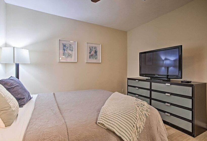 2 Mi To Beach: Updated & Private Oakland Park Gem!