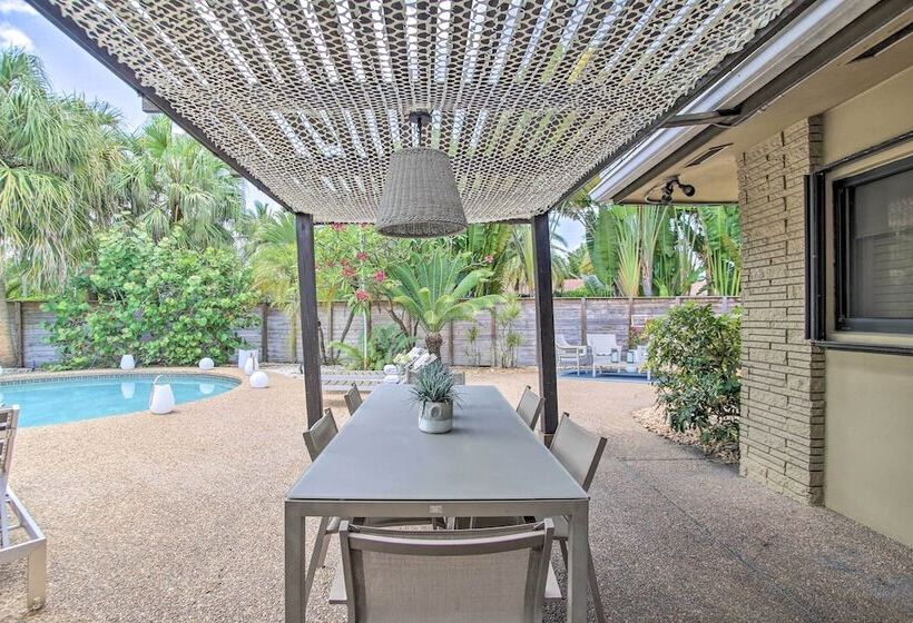 2 Mi To Beach: Updated & Private Oakland Park Gem!