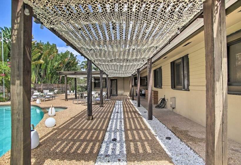 2 Mi To Beach: Updated & Private Oakland Park Gem!