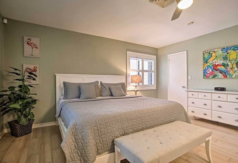 2 Mi To Beach: Updated & Private Oakland Park Gem!