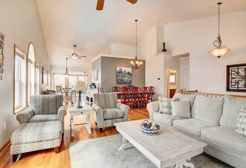 Secluded Branson Escape W/ Pool & Game Room!