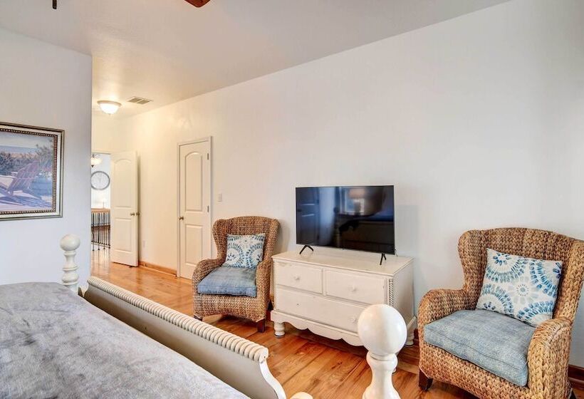 Secluded Branson Escape W/ Pool & Game Room!