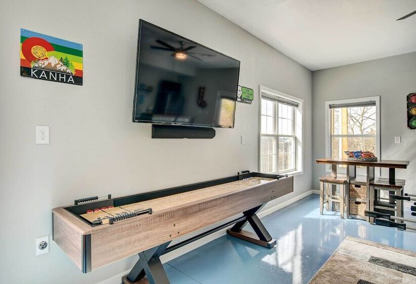 Secluded Branson Escape W/ Pool & Game Room!
