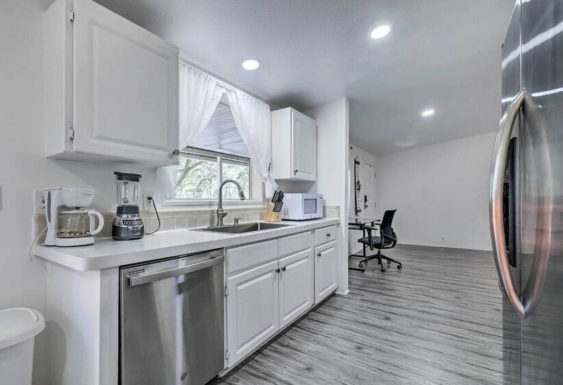 Valrico Retreat W/ Fire Pit ~ 18 Mi To Tampa!