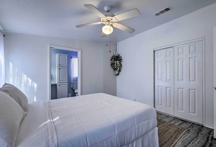 Valrico Retreat W/ Fire Pit ~ 18 Mi To Tampa!